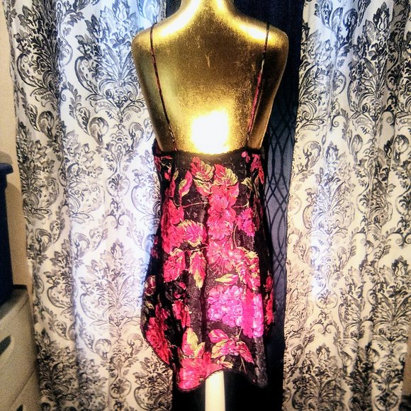 Beautiful Negligee - Picture 3 of 12